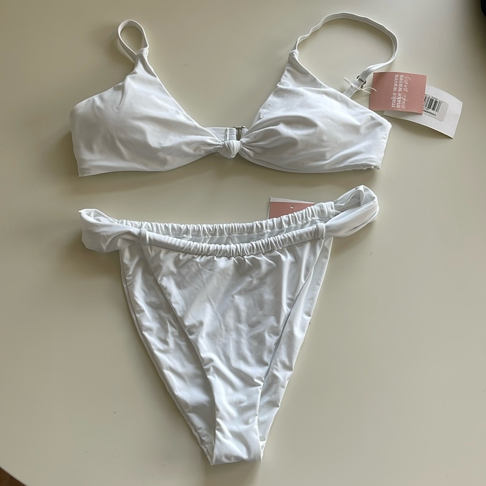 Dippin Daisys Bikini Set - NWT